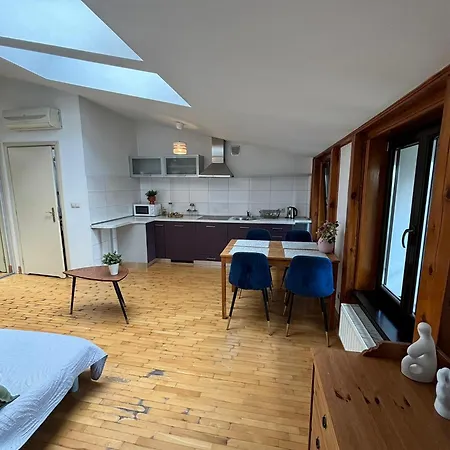 Blue Moon Main Square Apartment-3